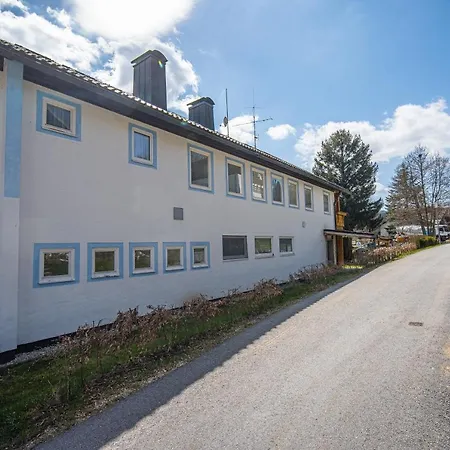 Bayerisch Hausl 3*