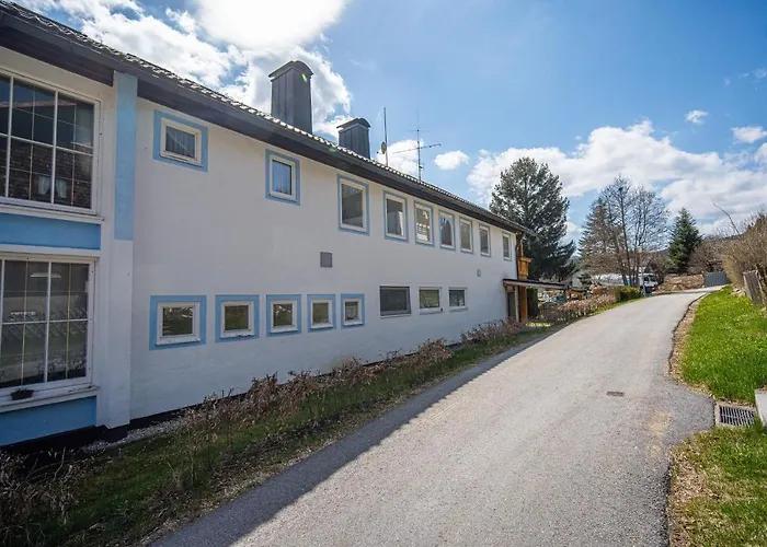 Bayerisch Hausl 3*